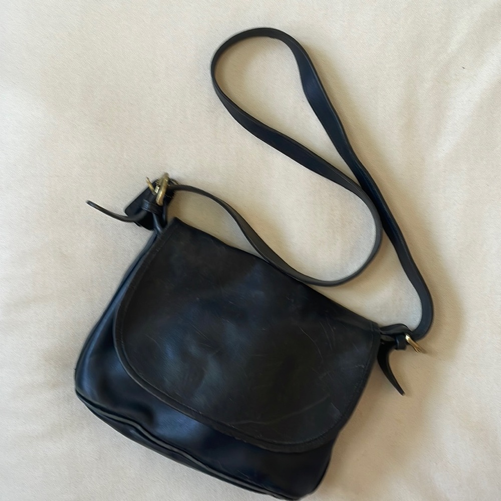 VINTAGE COACH Black Leather Fold Over  Purse | Medium Cross-Body Bag